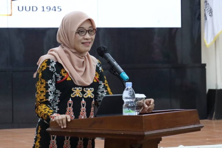 Sekretaris Daerah (Sekda) Kalimantan Timur (Kaltim) Sri Wahyuni mengatakan Pemusatan Pendidikan dan Latihan (Pusdiklat) tidak sekadar berlatih baris berbaris, tetapi pendidikan akhlak (perilaku) dan pengetahuan wawasan kebangsaan bagi generasi penerus bangsa.