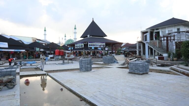 Siap Jadi Pusat Ekonomi Baru, Revitalisasi Citra Niaga Capai 55 Persen
Telah dibaca : 1.190 Kali.
Wali Kota Samarinda Kalimantan Timur (Kaltim) Andi Harun mengungkapkan perkembangan proyek revitalisasi kawasan Citra Niaga telah mencapai 55 persen.