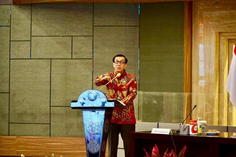 Kementerian Hukum dan HAM (Kemenkumham) kembali meraih opini Wajar Tanpa Pengecualian (WTP) atas Laporan Keuangan Tahun 2023 dari Badan Pemeriksa Keuangan Republik Indonesia (BPK RI). Ini merupakan capaian ke-15 kali secara berturut-turut.