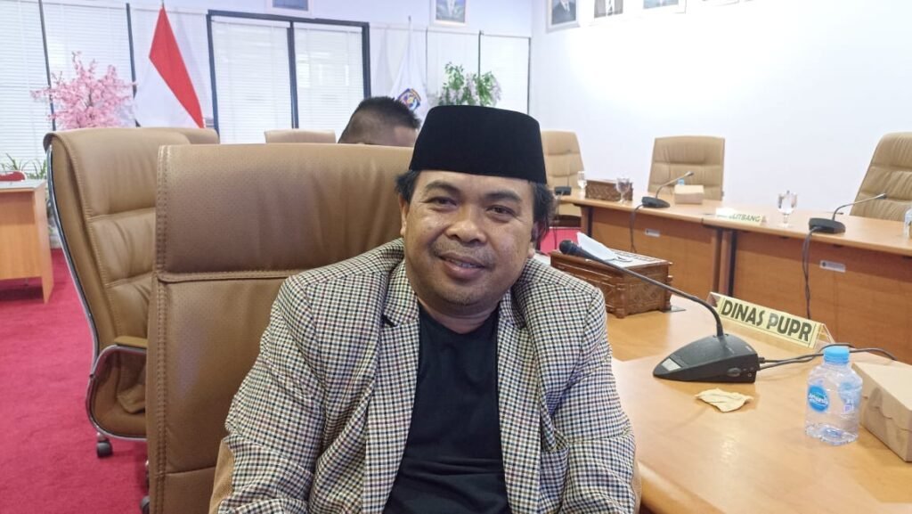 Wakil Ketua DPRD Kota Bontang Agus Haris, menyayangkan pembebasan 704 hektare lahan warga di Loktunggul, Bontang Lestari dengan harga murah yakni hanya Rp10.000 ribu per meter.