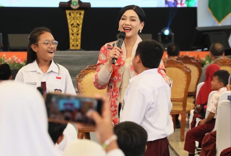 Hindari Jebakan Pinjol, OJK Edukasi dan Ajak Pelajar Menabung Sedini Mungkin
Telah dibaca : 783 Kali.