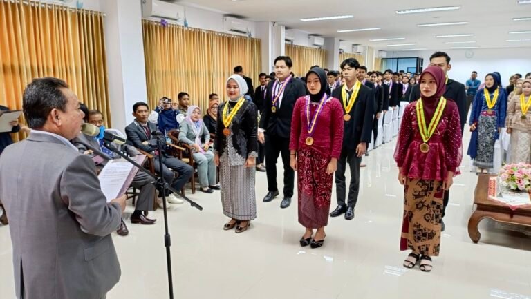 IKIP PGRI Kaltim meluluskan angkatan pertama Studi Pendidikan Vokasional Teknologi Otomotif pada tahun ini.