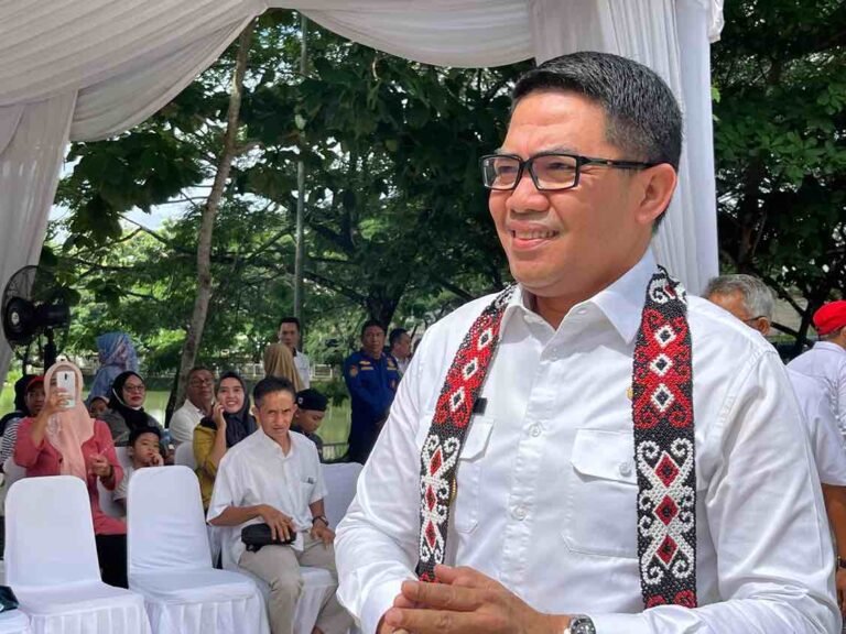 Dalam upaya memenuhi kebutuhan darah yang semakin mendesak, Kota Samarinda membutuhkan sekitar 17 ribu kantong darah tiap tahun, sesuai dengan ketentuan WHO yang menetapkan dua persen dari jumlah penduduk sebagai kebutuhan darah ideal.