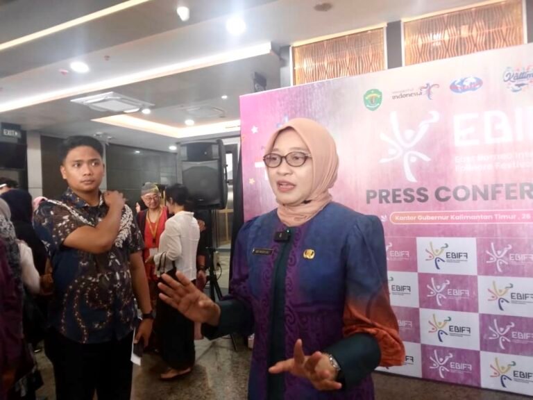 Kirab Budaya East Borneo International Folklore Festival (EBIFF) 2024 inisiasi Pemerintah Provinsi (Pemprov) Kalimantan Timur (Kaltim) sukses digelar pada Jumat (26/7/2024) pagi tadi.