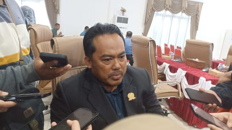 Jembatan beton sepanjang 485 meter yang membentang di Kampung Selambai, Kelurahan Loktuan, telah rampung dibangun tepat waktu.