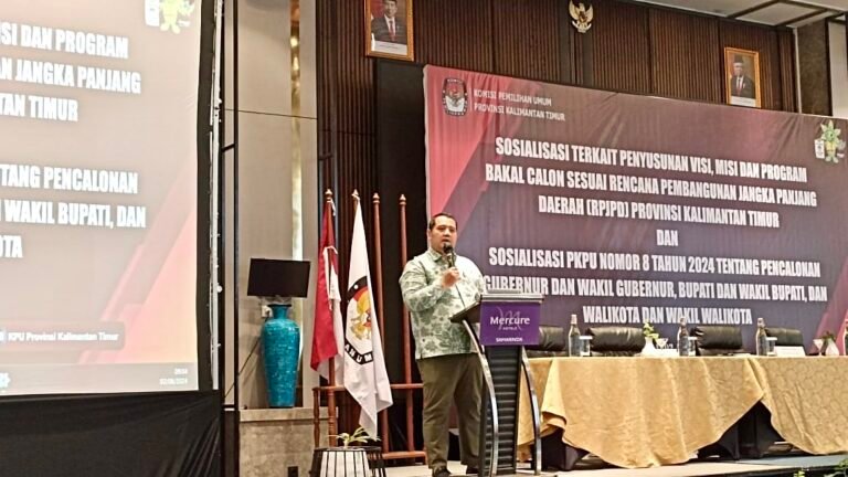 Komisi Pemilihan Umum (KPU) Kalimantan Timur (Kaltim) mengadakan sosialisasi terkait visi, misi dan program bakal calon sesuai RPJPD Provinsi Kaltim serta sosialisasi PKPU Nomor 8 Tahun 2024 tentang pencalonan pasangan gubernur, bupati dan wali kota, di Hotel Mercure Samarinda, Jumat (2/8/2024).
