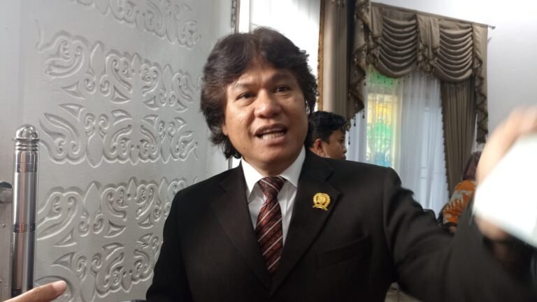 Kondisi jalur keluar-masuk Rumah Sakit Umum Daerah (RSUD) Taman Husada Bontang, kembali menuai kritik tajam dari Anggota Komisi II DPRD Bontang Nursalam.