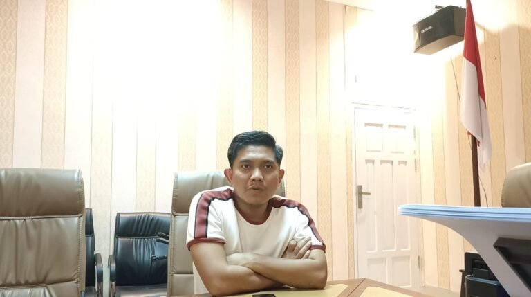 Andi Faizal Tegaskan Pilkada Ajang Demokrasi untuk Kesejahteraan Bukan Perpecahan
Telah dibaca : 802 Kali.
"Pilkada ini hanyalah event lima tahun sekali sebagai sebuah proses demokrasi yang harus kita lalui. Namun, muara atau dampak akhirnya haruslah membawa kesejahteraan bagi masyarakat," ujar Andi Faizal saat ditemui di rumah jabatannya, Kamis (15/8/2024) sore.