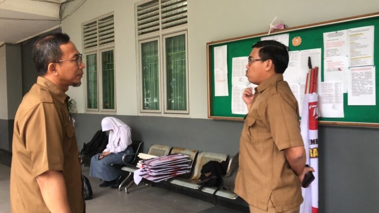 Pelaksanaan Asesmen Nasional Berbasis Komputer (ANBK) di SMA Negeri 16 Samarinda mendapat perhatian khusus dari Kepala Dinas Pendidikan dan Kebudayaan (Kadisdikbud) Provinsi Kalimantan Timur Muhammad Kurniawan, yang secara langsung mengunjungi sekolah pada hari pertama pelaksanaan ANBK, Senin (19/8/2024).