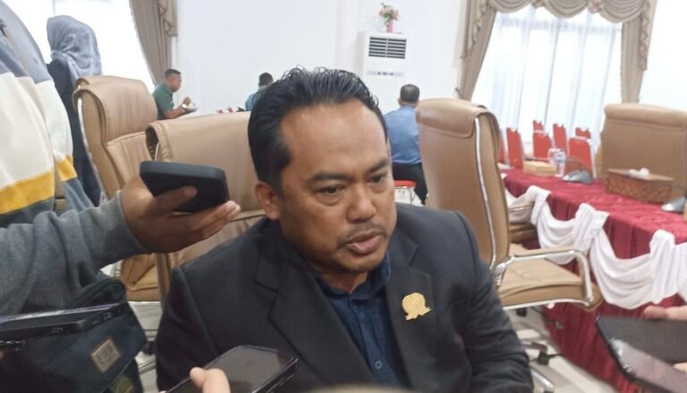 Anggota Komisi III DPRD Bontang Kalimantan Timur (Kaltim), Faisal menyoroti lambannya pengerjaan proyek perbaikan Jalan Cipto Mangunkusumo.