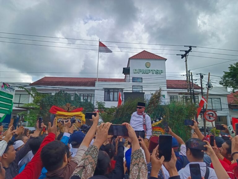 Isran-Hadi Daftarkan Diri Maju Pilkada, LBN Gemakan Dukungan
Telah dibaca : 897 Kali.