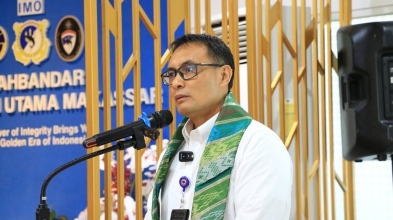 Perkuat Pengawasan Pelabuhan, Kemenhub Resmikan Miniatur MCC di KSOP Utama Makassar
Telah dibaca : 905 Kali.