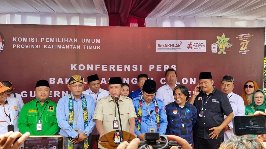 Ribuan Massa Menyertai Rudy-Seno Daftar ke KPU Kaltim