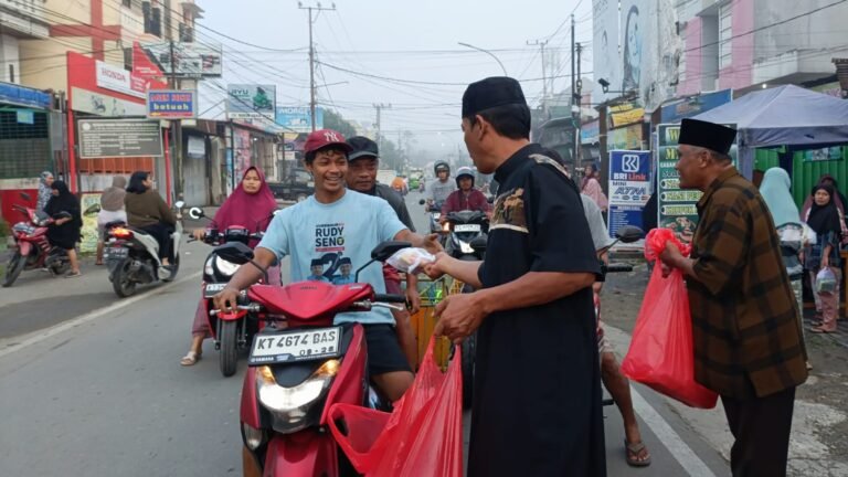 Gerakan Jumat Berkah di Samarinda: FOKUS dan GSBB Pererat Solidaritas Warga
Telah dibaca : 901 Kali.