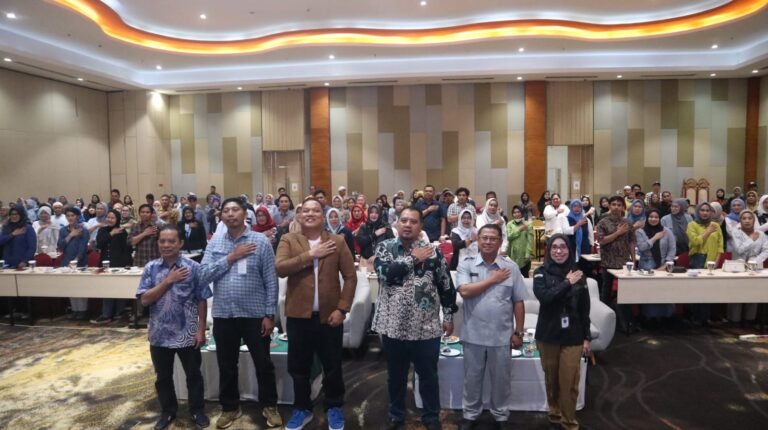 7 Hari Menuju Pilkada 2024, Sosialisasi KPU Kaltim Fokuskan Partisipasi Pemilih
Telah dibaca : 932 Kali.