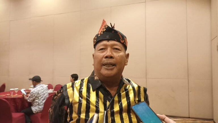 Ubah Sampah Jadi Peluang Ekonomi Kreatif, RT 02 Tani Aman Juara Pertama Lomba Kampung Salai 2024
Telah dibaca : 870 Kali.