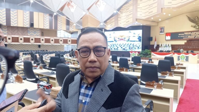 Dukung Program MBG, Sarkowi Harap Sinergi Anggaran dan Penyelarasan Kebijakan
Telah dibaca : 877 Kali.