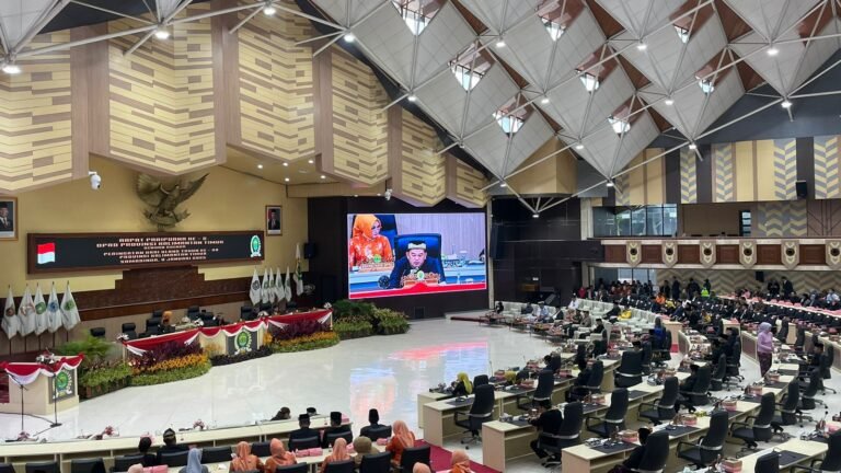 Paripurna ke-2 Fokus Penyelarasan Infrastruktur dan Kebijakan Kaltim
Telah dibaca : 781 Kali.