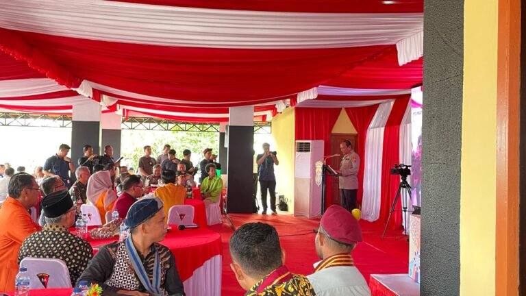 Polda Baksos dengan Mahasiswa, Nanang: Ini Momentum Bulan Ramadan
Telah dibaca : 856 Kali.