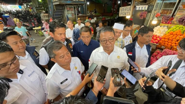 Sekda Samarinda Jamin Ketersediaan Pangan Bulan Ramadan
Telah dibaca : 896 Kali.