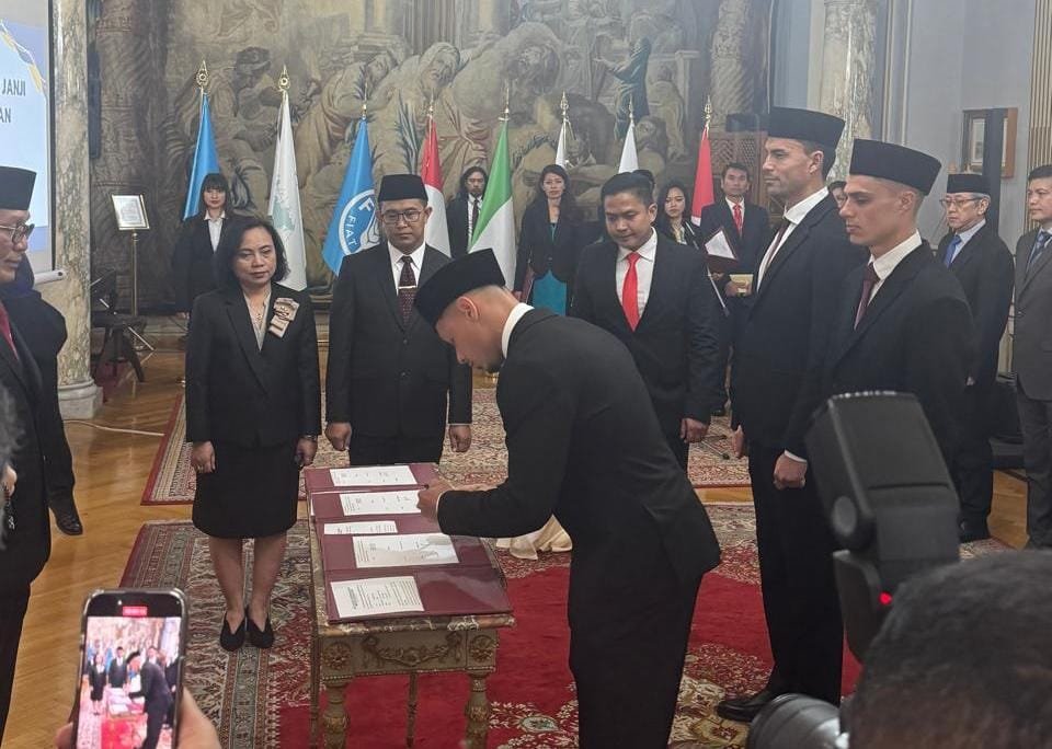 Resmi WNI, Tiga Pesepak Bola Naturalisasi Siap Perkuat Timnas