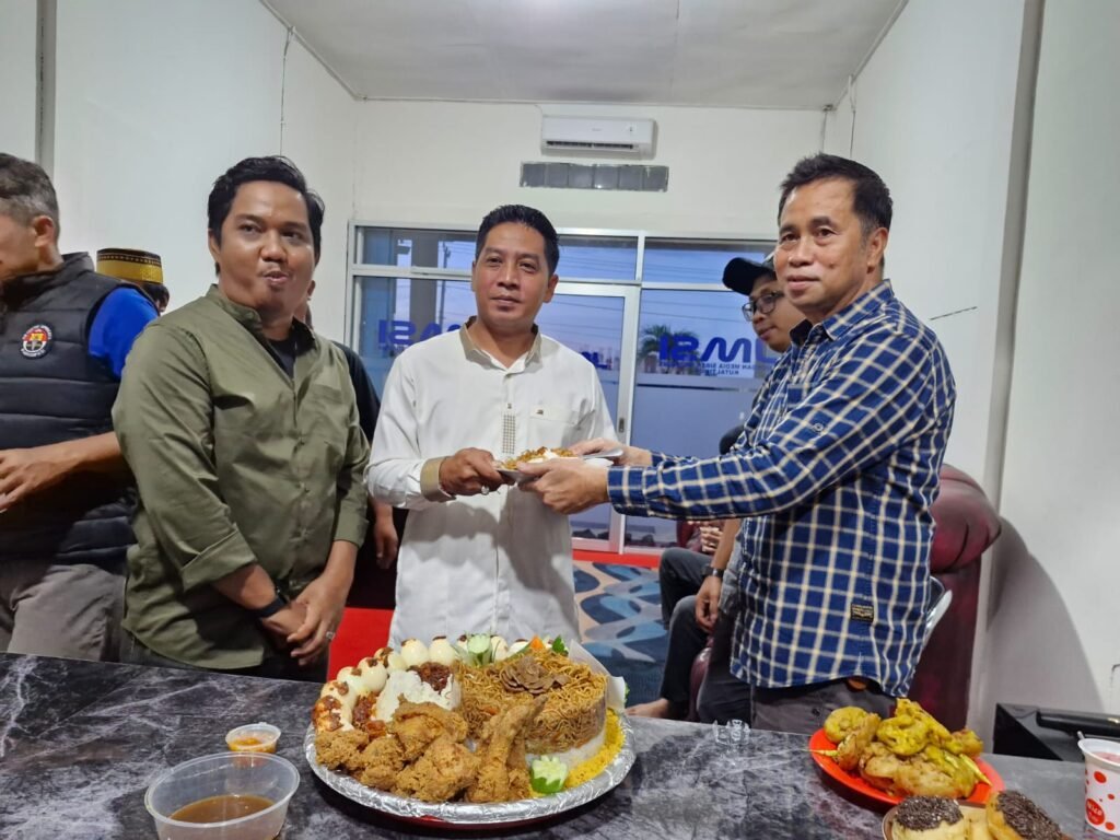 Potong Tumpeng, JMSI Kutim Menempati Kantor Baru