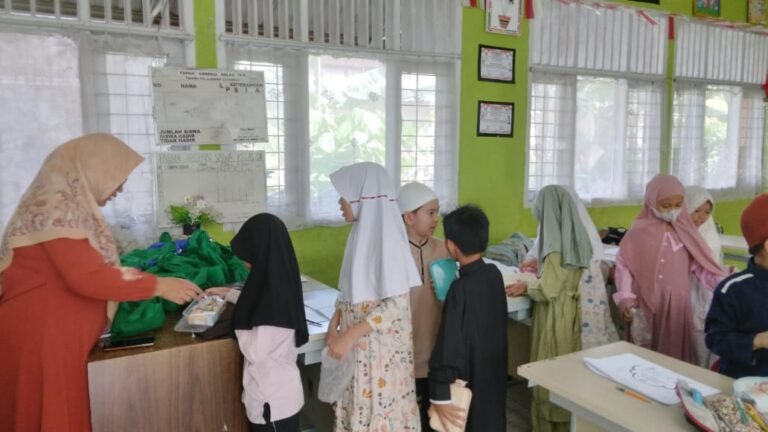 MBG di Bulan Ramadan, SDN 003 Samarinda Utara Bagi 2 Kloter
Telah dibaca : 951 Kali.