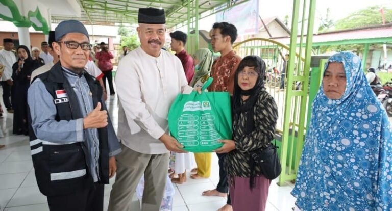 Silaturahmi Ramadan, Bupati Edi Damansyah Dorong Gerakan Etam Mengaji
Telah dibaca : 767 Kali.