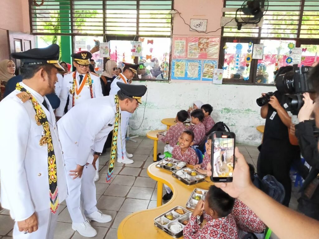 Wamendagri Tegaskan MBG Harus Higienis dan Berdampak Ekonomi