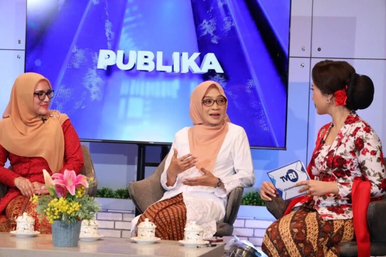 Peringatan Hari Kartini, Sekda Sri: Bukan Hanya Simbolik Mengenakan Kebaya
Telah dibaca : 908 Kali.