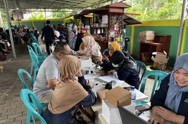 Jelang Keberangkatan, Ratusan Jemaah Haji Kukar Divaksin Meningitis
Telah dibaca : 800 Kali.