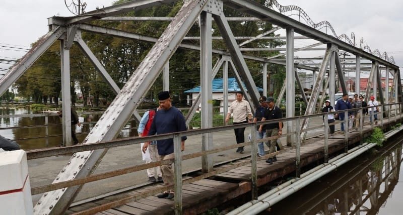Jaga Historis, Pemkab Kukar Batal Rehabilitasi Jembatan Besi Tenggarong
