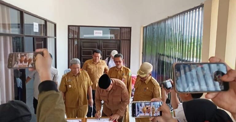 Resmikan Polindes Loa Lepu, Bupati Kukar Ingatkan Soal SDM dan Manajemen