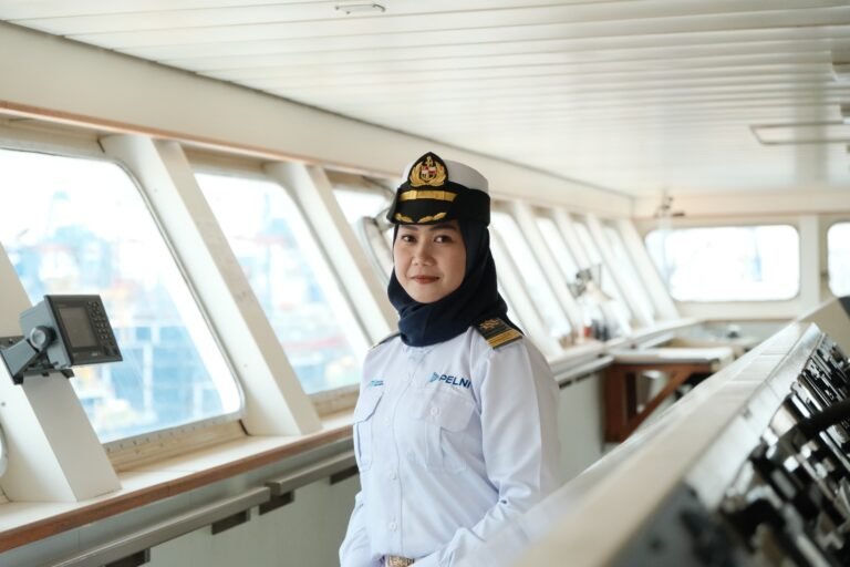 International Day for Women in Maritime, Kemenhub Dukung Penuh Kiprah Kaum Wanita di Sektor Kemaritiman
Telah dibaca : 835 Kali.