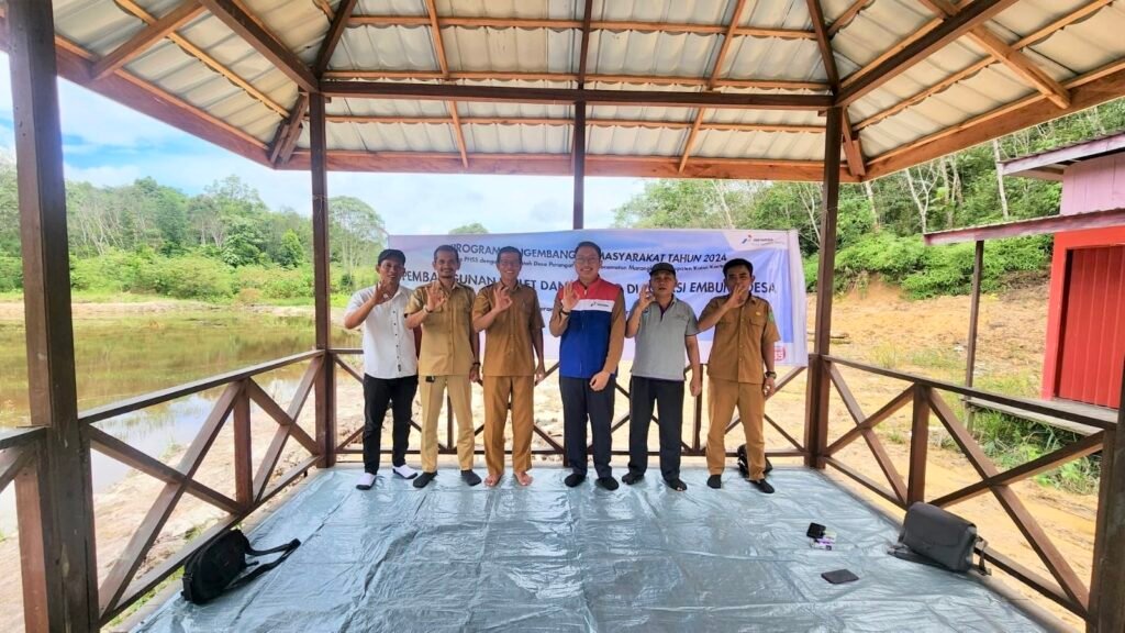 PHSS Dukung Pengembangan Desa Wisata Perangat Selatan, Serahkan Gazebo dan Toilet