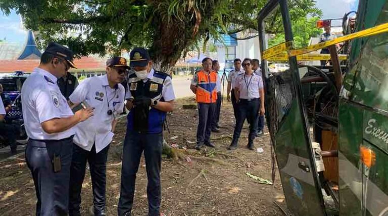 Bus ALS Yang Kecelakaan di Lintas Padang Panjang, Tidak Punya Ijin Operasi
Telah dibaca : 902 Kali.