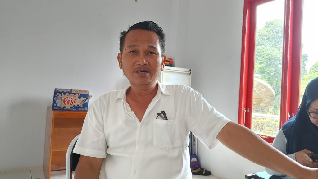 Di tengah derasnya arus modernisasi, Kecamatan Kembang Janggut, Kabupaten Kutai Kartanegara (Kukar) tetap teguh merawat warisan kebudayaan yang hidup dalam tradisi dan kepercayaan masyarakat Suku Dayak Tunjung.