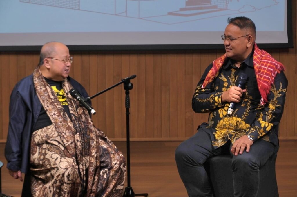 Teguh Santosa Terima Rekor MURI dari Jaya Suprana