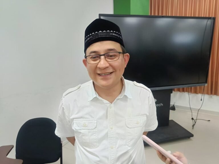 Ketua Komisi II DPRD Kaltim Tegaskan Wisma Atlet untuk Mahasiswa Tidak Mampu
Telah dibaca : 800 Kali.