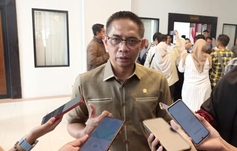 DPRD Kaltim Desak Pengelolaan Alur Sungai Mahakam Diserahkan ke Daerah
Telah dibaca : 753 Kali.