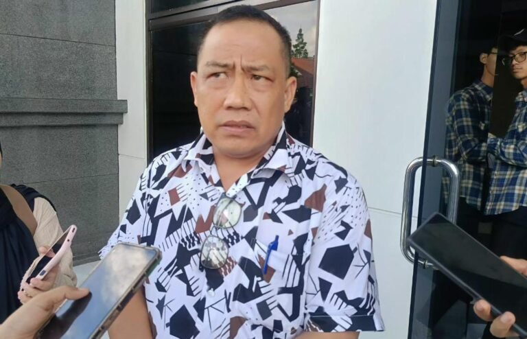 DPRD Kaltim Soroti Lemahnya Pengawasan Tambang, Desak Pemerintah Pusat Tambah Inspektur
Telah dibaca : 768 Kali.
DPRD Kalimantan Timur (Kaltim) menyoroti lemahnya pengawasan terhadap aktivitas pertambangan di daerah akibat minimnya jumlah inspektur tambang yang menjadi kewenangan pemerintah pusat.