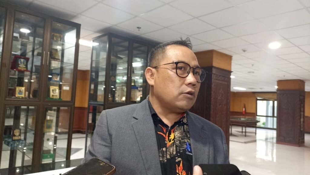 Kritik Tajam DPRD Kaltim Soal Acara Wisuda untuk SD-SMA, Sarkowi: Tidak Semua Orang Tua Mampu