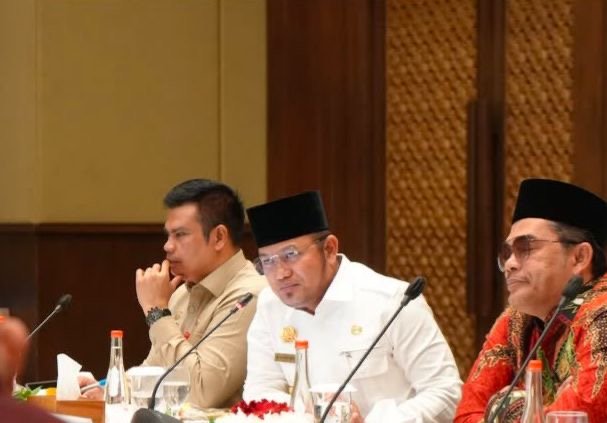 Jalan Umum Rusak Akibat Aktivitas Batu Bara, Gubernur Kaltim Minta Angkutan Alat Berat Tambang Lewat Sungai