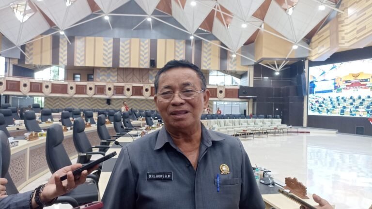 Longsor Rusak Puluhan Makam di Samarinda, DPRD Kaltim Desak Penanganan Cepat
Telah dibaca : 807 Kali.