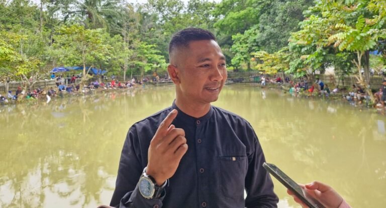 Lurah Maluhu Serukan Penguatan Nilai Pancasila Lewat Kegiatan Sosial
Telah dibaca : 817 Kali.