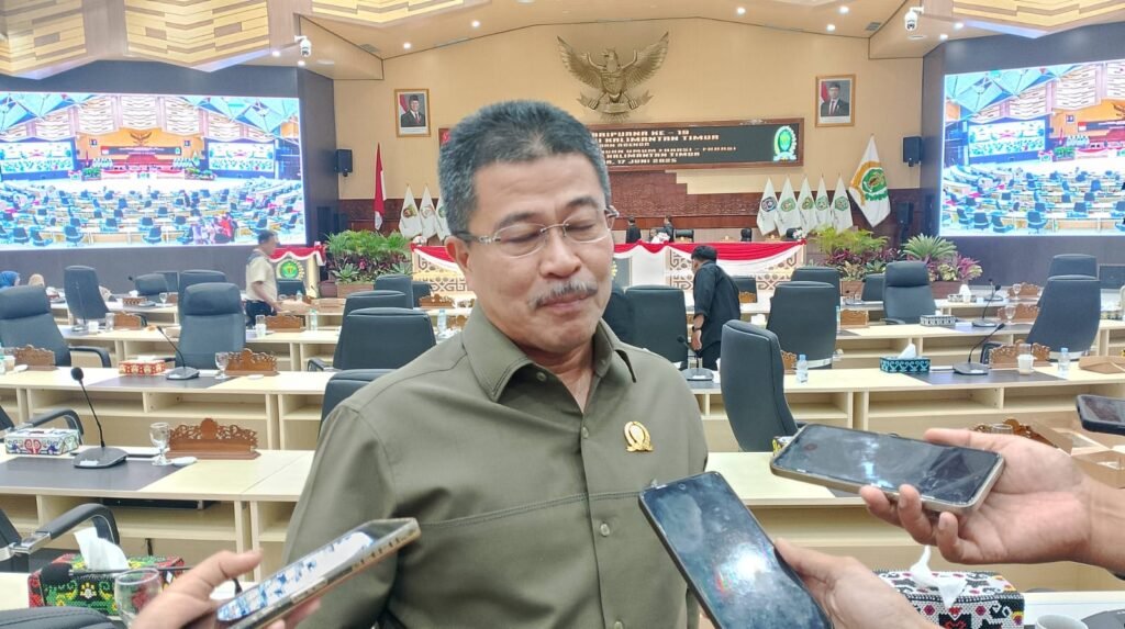 Guru Honorer SMA/SMK Kaltim Belum Digaji Sejak Januari, Darlis Soroti Program Gratispol