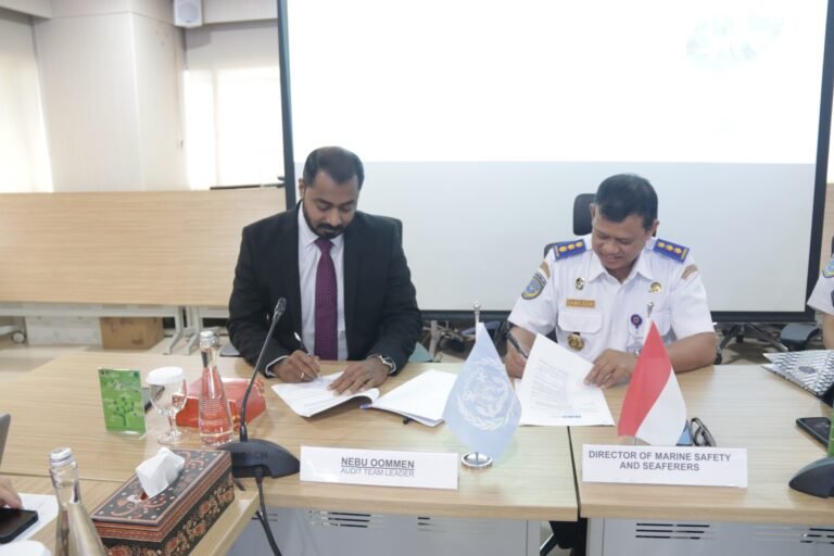 Kemenhub Gandeng Textron Aviation Kembangkan Industri Seaplane, Perkuat Konektivitas Antarpulau
Telah dibaca : 774 Kali.