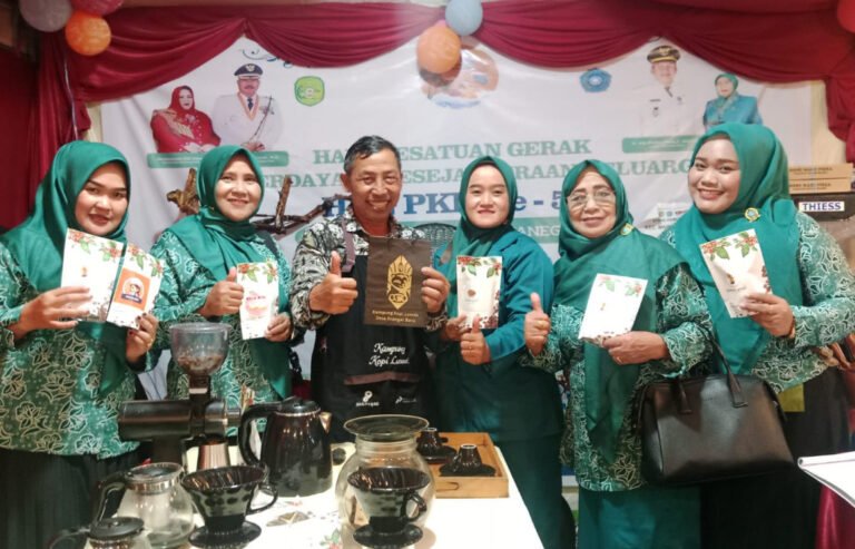 Inovasi UMKM Kopi Luwak Warnai Stand UPPK Prangat Baru di HKG PKK ke-53
Telah dibaca : 668 Kali.