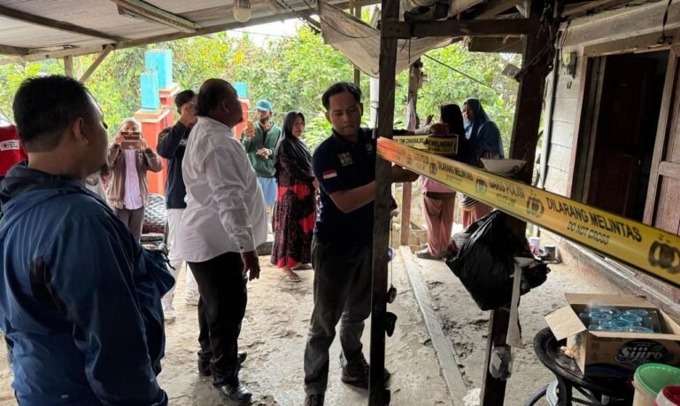 Jasad Lansia Ditemukan di Kamar Mess Karyawan, Diduga Meninggal Karena Sakit
Telah dibaca : 754 Kali.