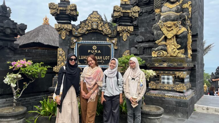 Tanah Lot: Perpaduan Keindahan Alam dan Spiritualitas di Bali
Telah dibaca : 855 Kali.